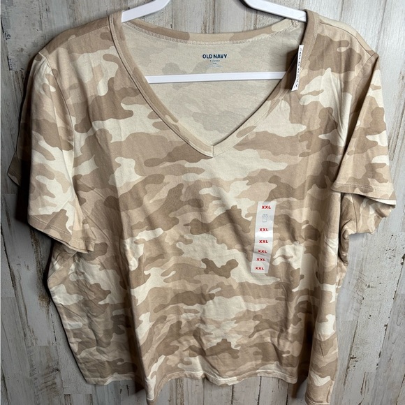 Old Navy Camouflage V-Neck T-Shirt OLD NAVY NWT Size XXL Camo 100% Cotton - Picture 1 of 12